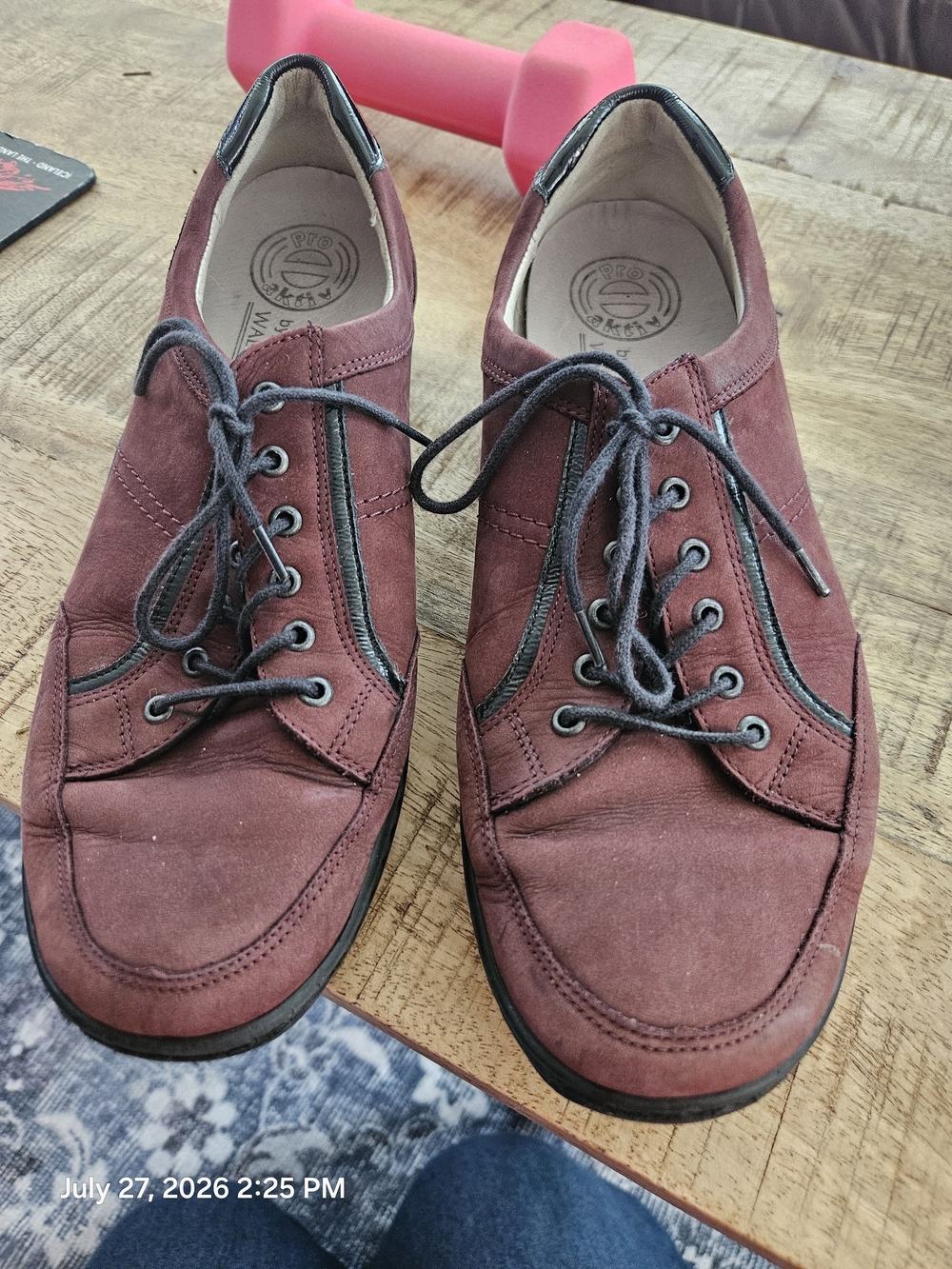 Women's Casual Lace-Up Shoes in Burgundy